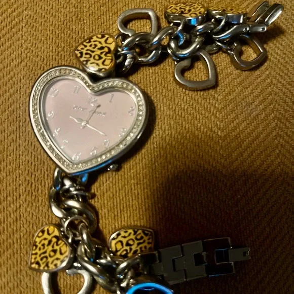 Betsey Johnson Silver Heart Charm Bracelet - Picture 7 of 10